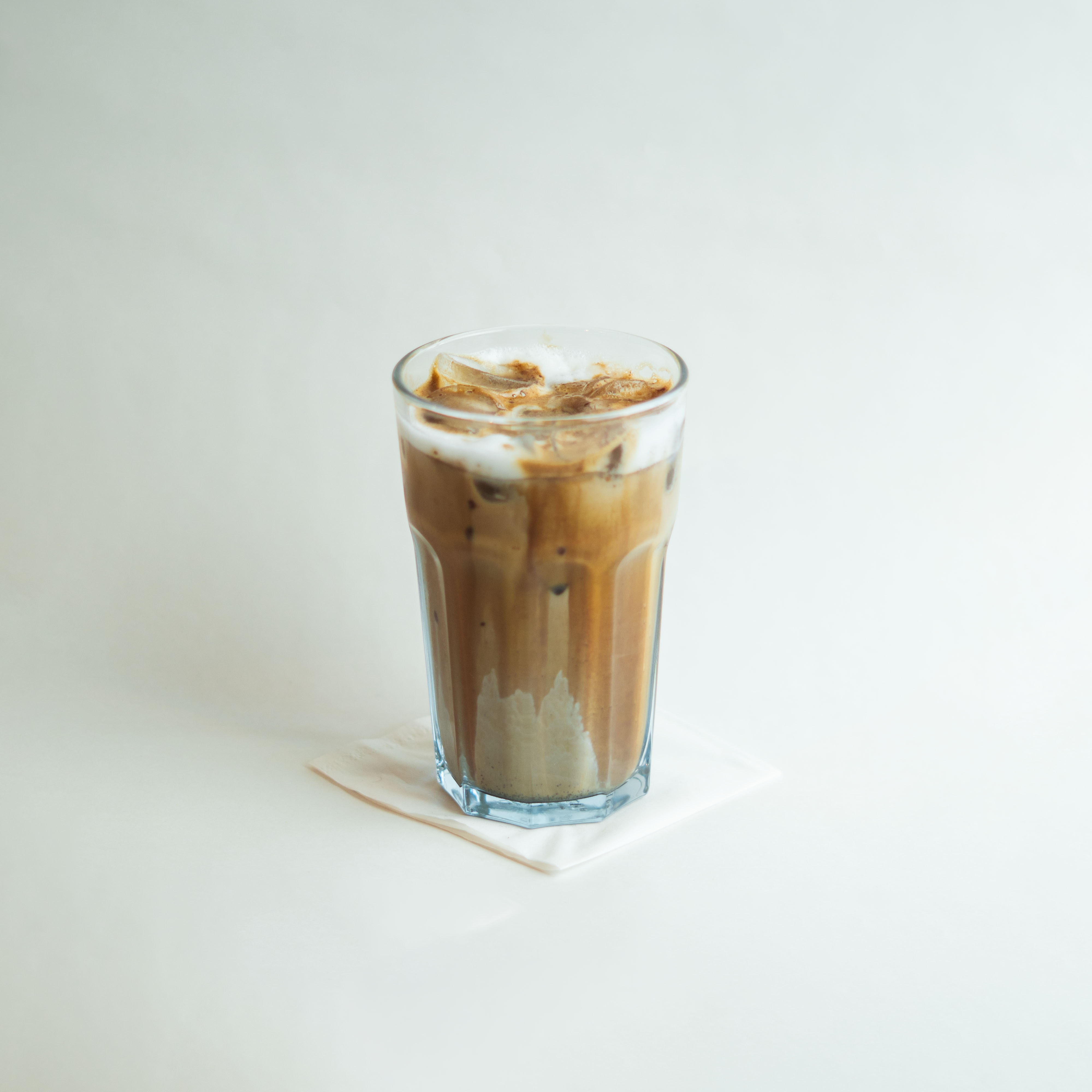 آیس لاته شکلات فندق روبوستا